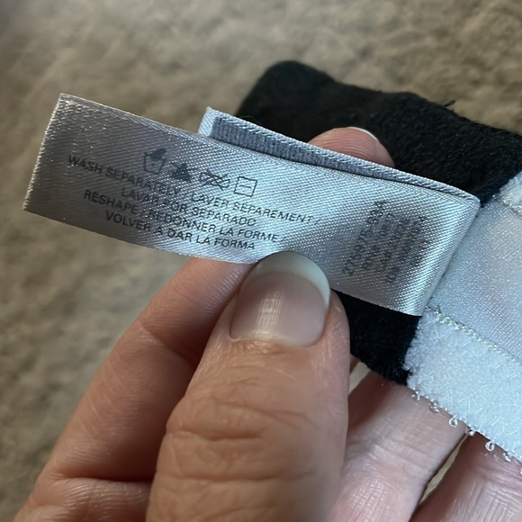 Victoria’s Secret Bra - Picture 9 of 13